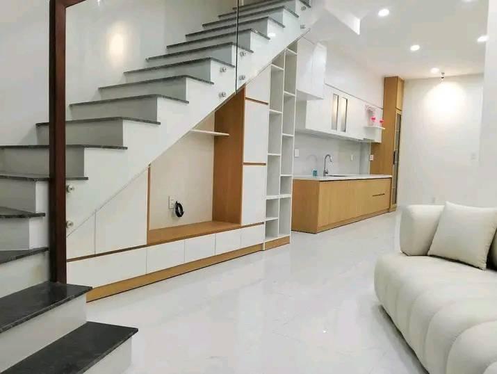 Nhà mặt tiền 523 Cách Mạng Tháng Tám, 2 tầng, 3 phòng ngủ - Chỉ 3.35 tỷ!