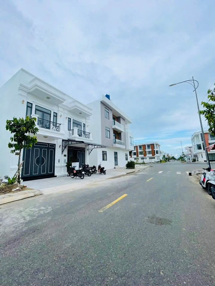 Nhà phố 1 trệt 1 lầu KĐT Tây Bắc, Rạch Giá 90m² giá 3.45 tỷ - Tiềm năng kinh doanh vượt trội!