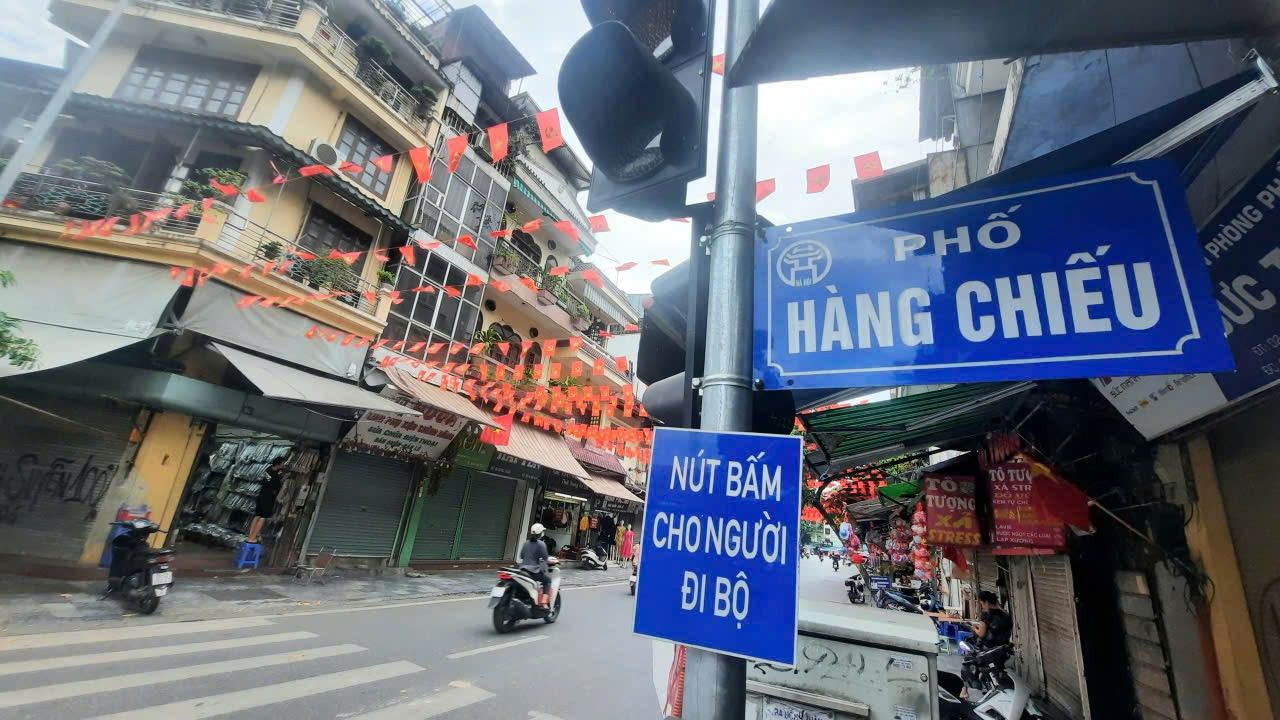 Bán nhà mặt phố Hàng Chiếu 124m² giá 119 tỷ - Kinh doanh sầm uất, pháp lý rõ ràng!