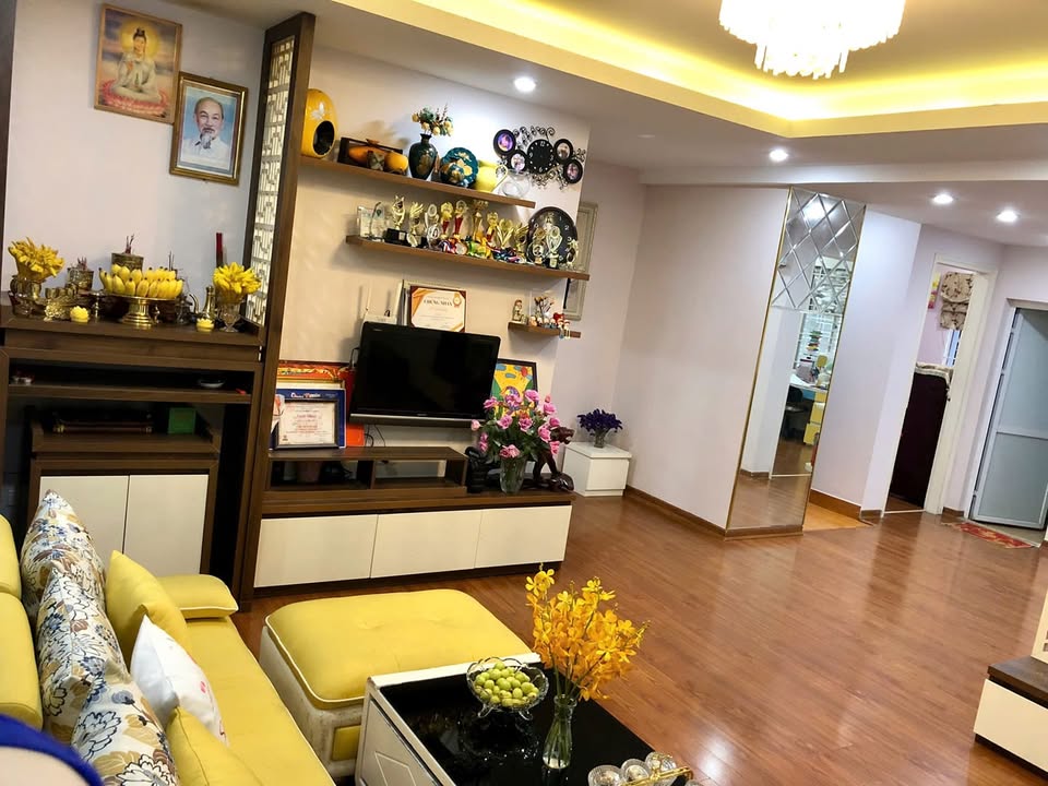 Căn hộ CHCC HV Cán Bộ QP - Hoàng Quốc Việt 105m² giá 8 tỷ - Full nội thất, vào ở ngay!