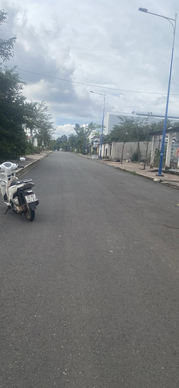 Đất nền mặt tiền đường Âu Cơ Tân Phú 222m² giá 1.2 tỷ - Cơ hội đầu tư kinh doanh tuyệt vời!