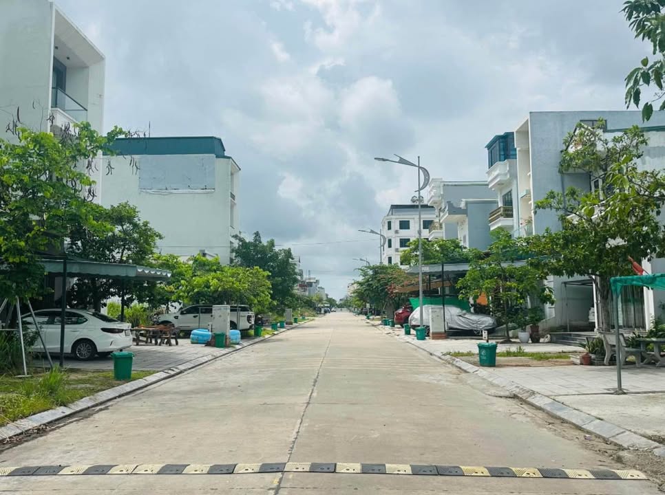 Đất nền Móng Cái, 90m² giá 2 tỷ - Đường Nguyễn Tri Phương rộng rãi!