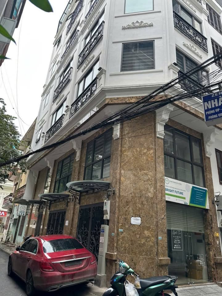 Cho thuê nhà ngõ 36 Nguyên Hồng, Đống Đa 50m² - Vị trí đắc địa, giá thương lượng!