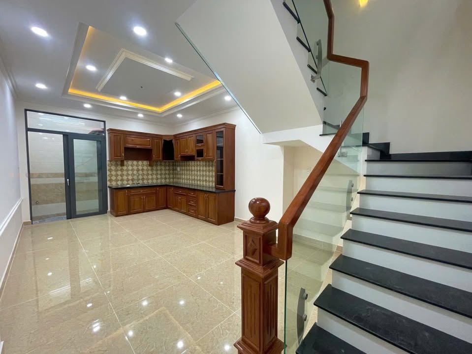 Nhà cho thuê 585/6 Quốc Lộ 13, Hiệp Bình Phước 4 tầng - Thiết kế hiện đại, an ninh cao