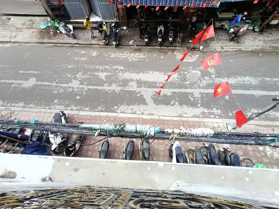 Toà văn phòng mặt phố Đội Cấn Ba Đình 82m² giá 62 tỷ - Thiết kế hiện đại, thông sàn đẳng cấp!