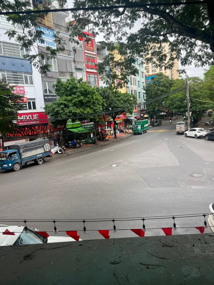 Nhà phố Hoàng Mai 40m² giá 19.8 tỷ - Ô tô vào nhà, tặng full nội thất!