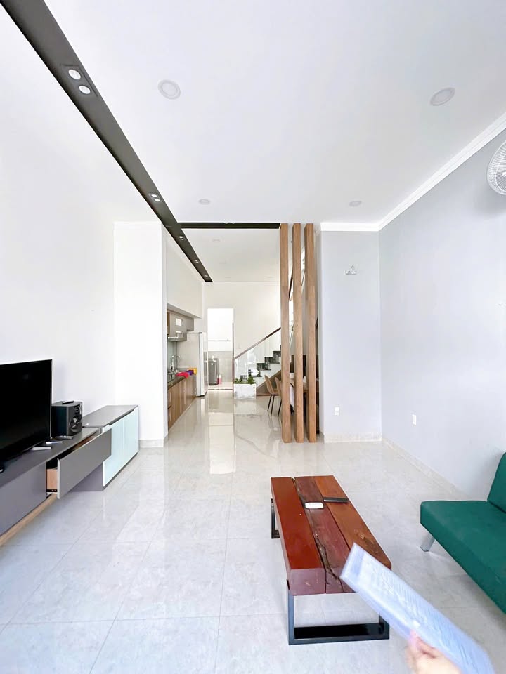 Cho thuê nhà hẻm Đinh Tiên Hoàng, phường Tự An, 75m² giá 10 triệu - Nhà mới, full nội thất!