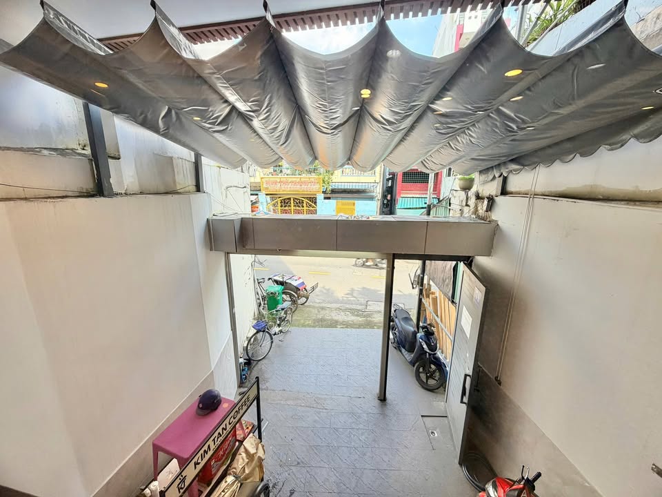 Mặt bằng kinh doanh đường Bà Hạt, Quận 10, 54m² giá 9.5 triệu - Lối đi riêng, tiện nghi đầy đủ!