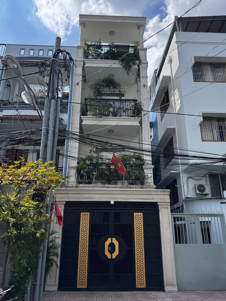 Nhà mặt tiền đường Phạm Hùng, quận 8, 56m² giá 30 triệu - Phù hợp ở kết hợp văn phòng!