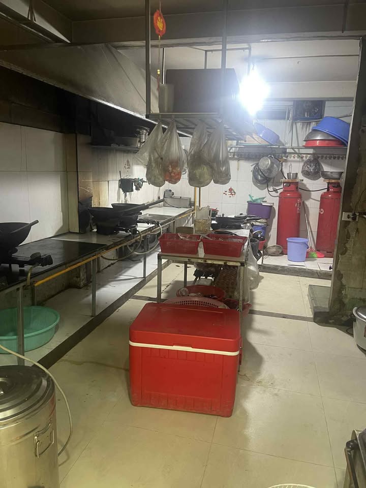 Cho thuê mặt bằng kinh doanh tại Thủ Đức 115m² - Địa điểm sầm uất ngay ngã 3!