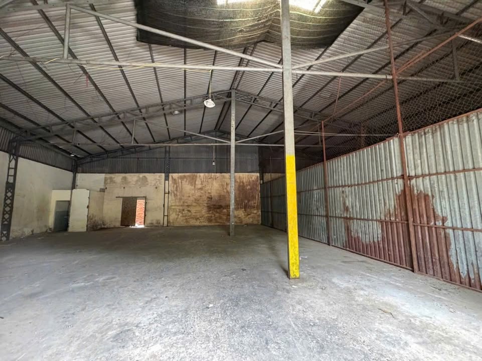 Kho cho thuê hẻm Hậu Giang, Quận 6 - Diện tích 205m² giá 30 triệu/tháng