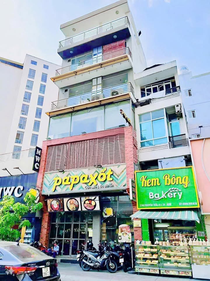 Nhà Mặt Tiền Nguyễn Trãi, Quận 1 - Diện tích 57.8m² giá 90 triệu - Phù hợp kinh doanh đa ngành!