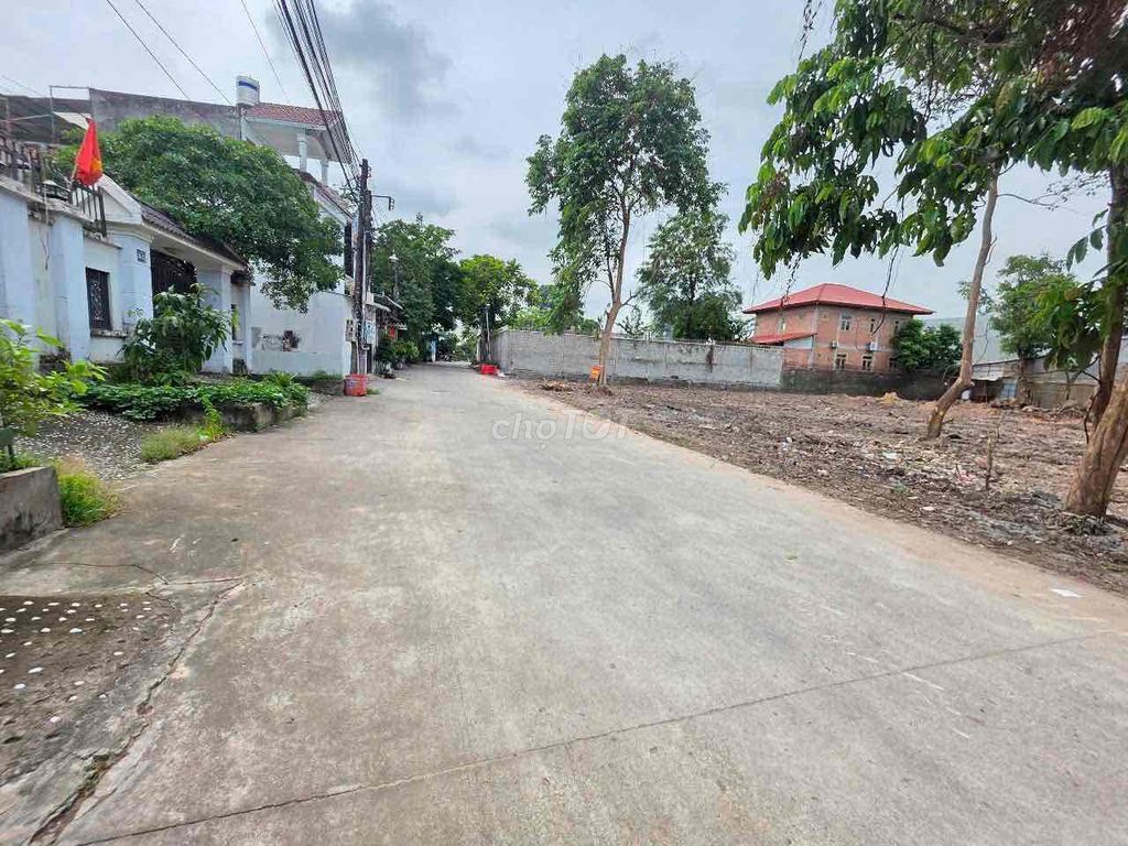 Đất 100m² gần BigC GO, phường Đông Hòa, TP Dĩ An - Sổ hồng riêng, chỉ 4.45 tỷ!