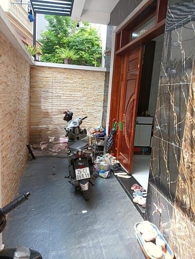 Bán nhà 38m² 5 tầng phố Nguyễn Văn Cừ, Long Biên - Giá chỉ 7,6 tỷ!