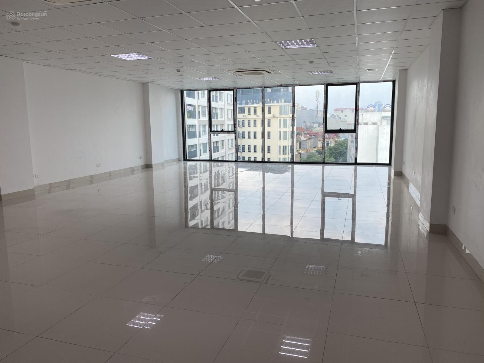 Cho thuê sàn văn phòng mặt phố Trần Thái Tông 120m² - Địa điểm lý tưởng cho doanh nghiệp!
