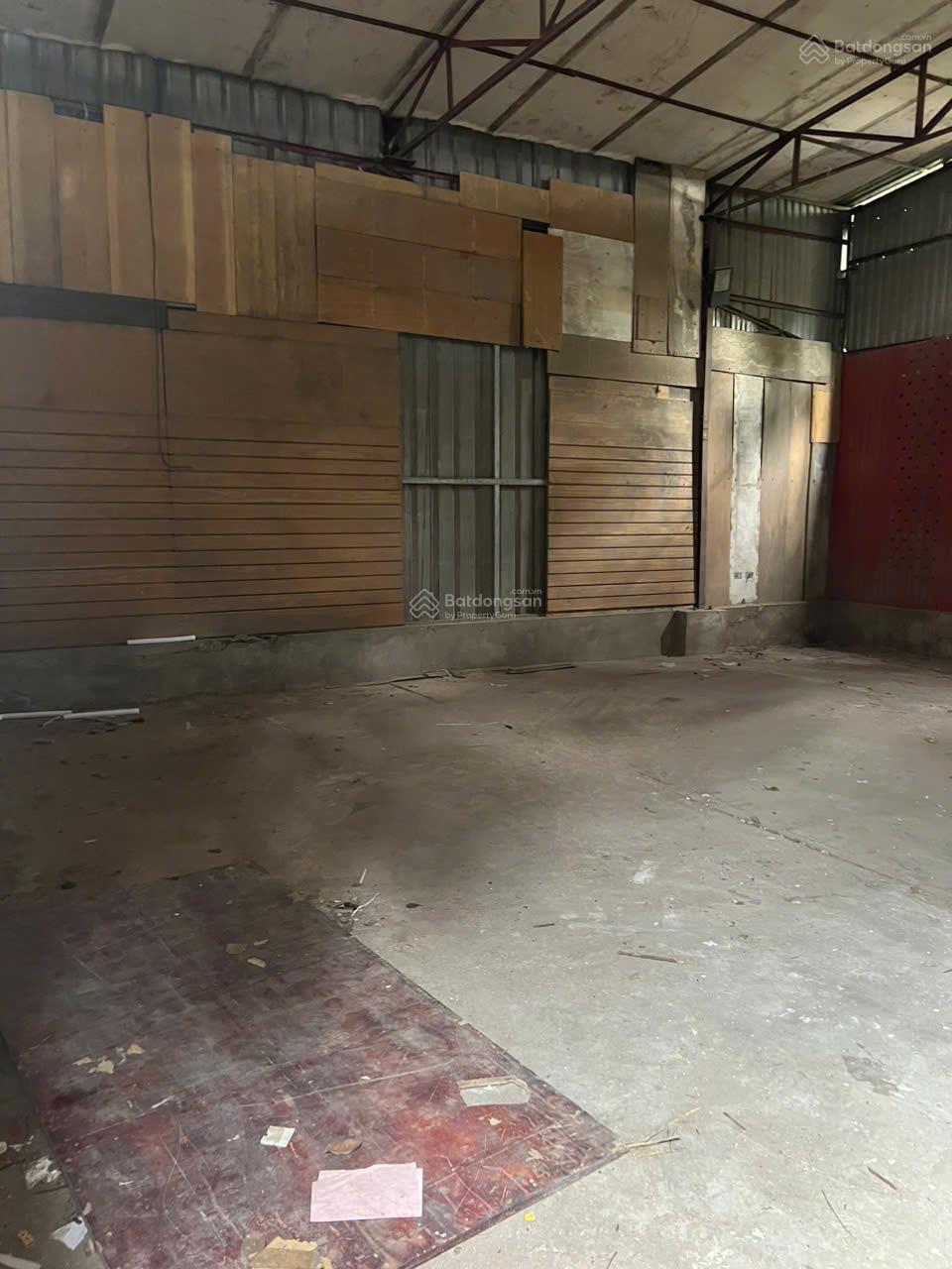 Cho thuê kho hàng 250m² gần cảng Hà Nội - Container 40 feet ra vào 24/7