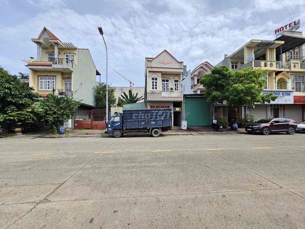 Đất xây biệt thự VinCom Dĩ An 350m² giá 15.7 tỷ - Đầu tư sinh lời ngay!