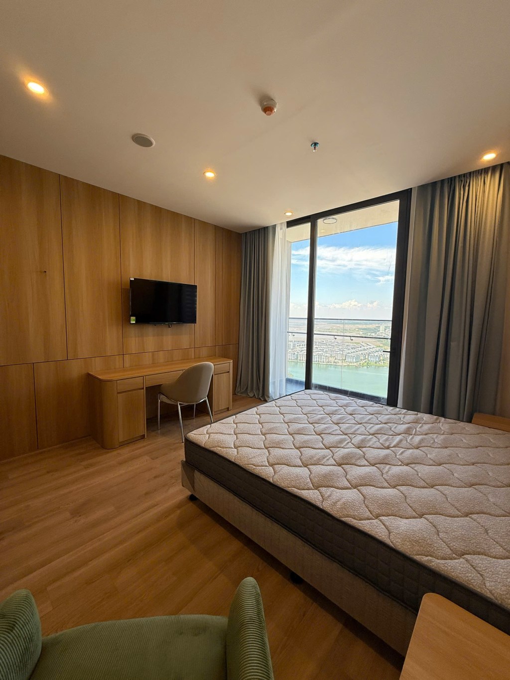 Căn hộ studio ICON40 Hạ Long 33.2m² giá 1.76 tỷ - View nhạc nước tuyệt đẹp!