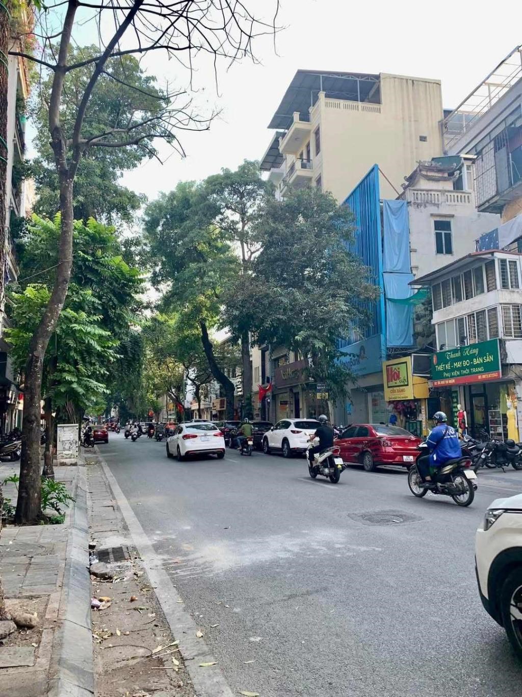 Nhà phố Phố Huế, Quận Hai Bà Trưng, 230m² giá 165 tỷ - Dòng tiền đỉnh cao!