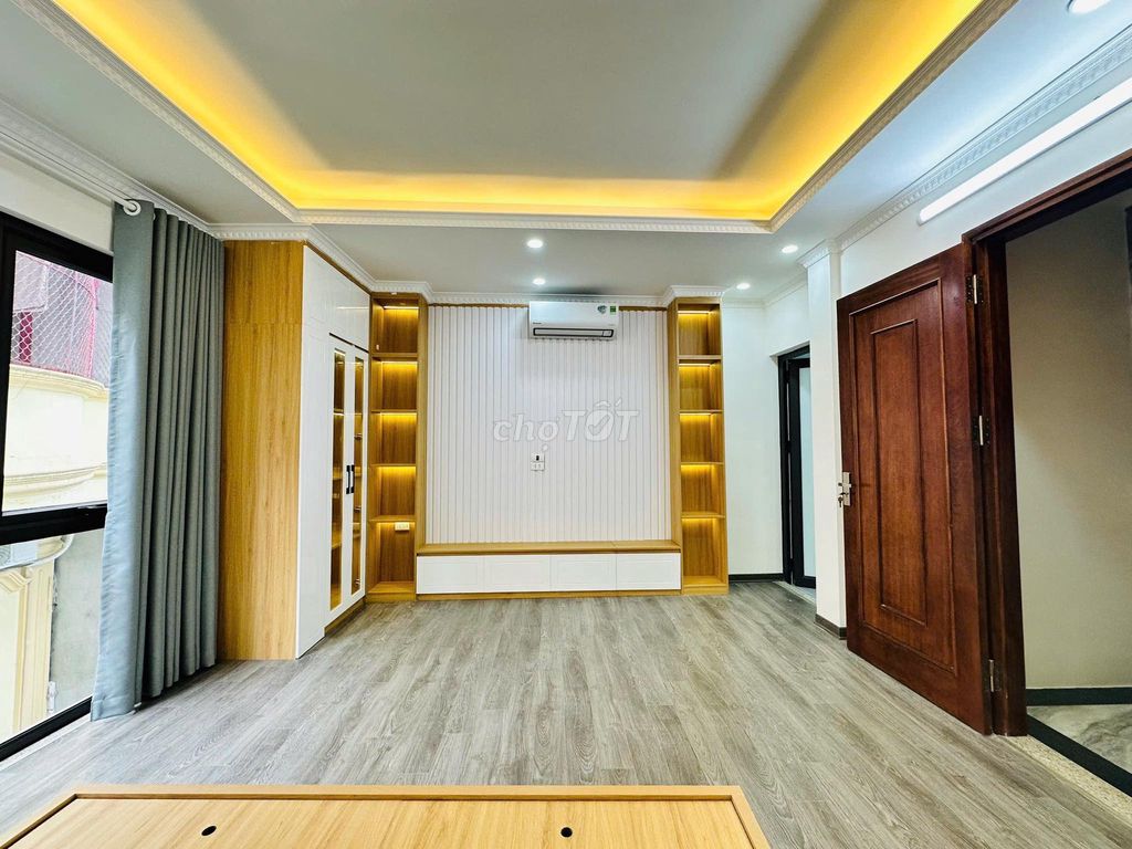 Nhà mới Ba Đình 40m² giá 12.1 tỷ - Full nội thất sang trọng!
