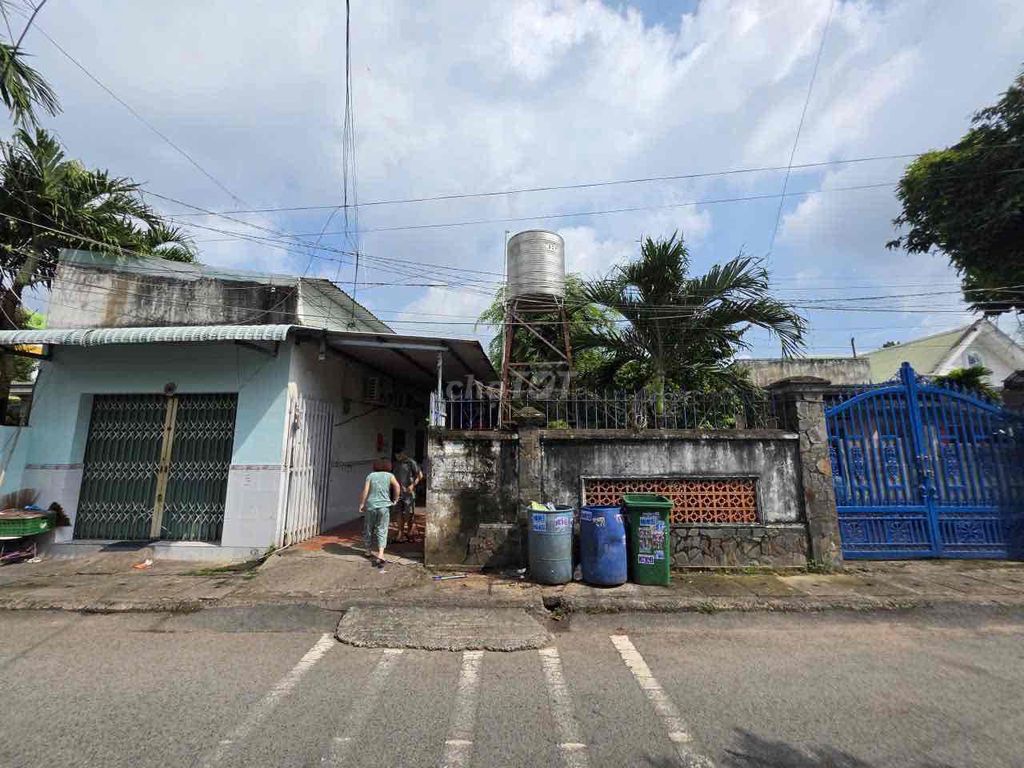 Nhà mặt tiền Đào Duy Từ, P Đông Hòa, TP Dĩ An 179.6m² giá 9.5 tỷ - Kinh doanh thuận lợi!