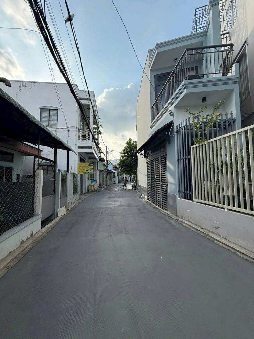 Nhà 1 lầu trục chính Hoàng Văn Thụ, Ninh Kiều, 93m² giá 2.57 tỷ - Sẵn sàng vào ở!