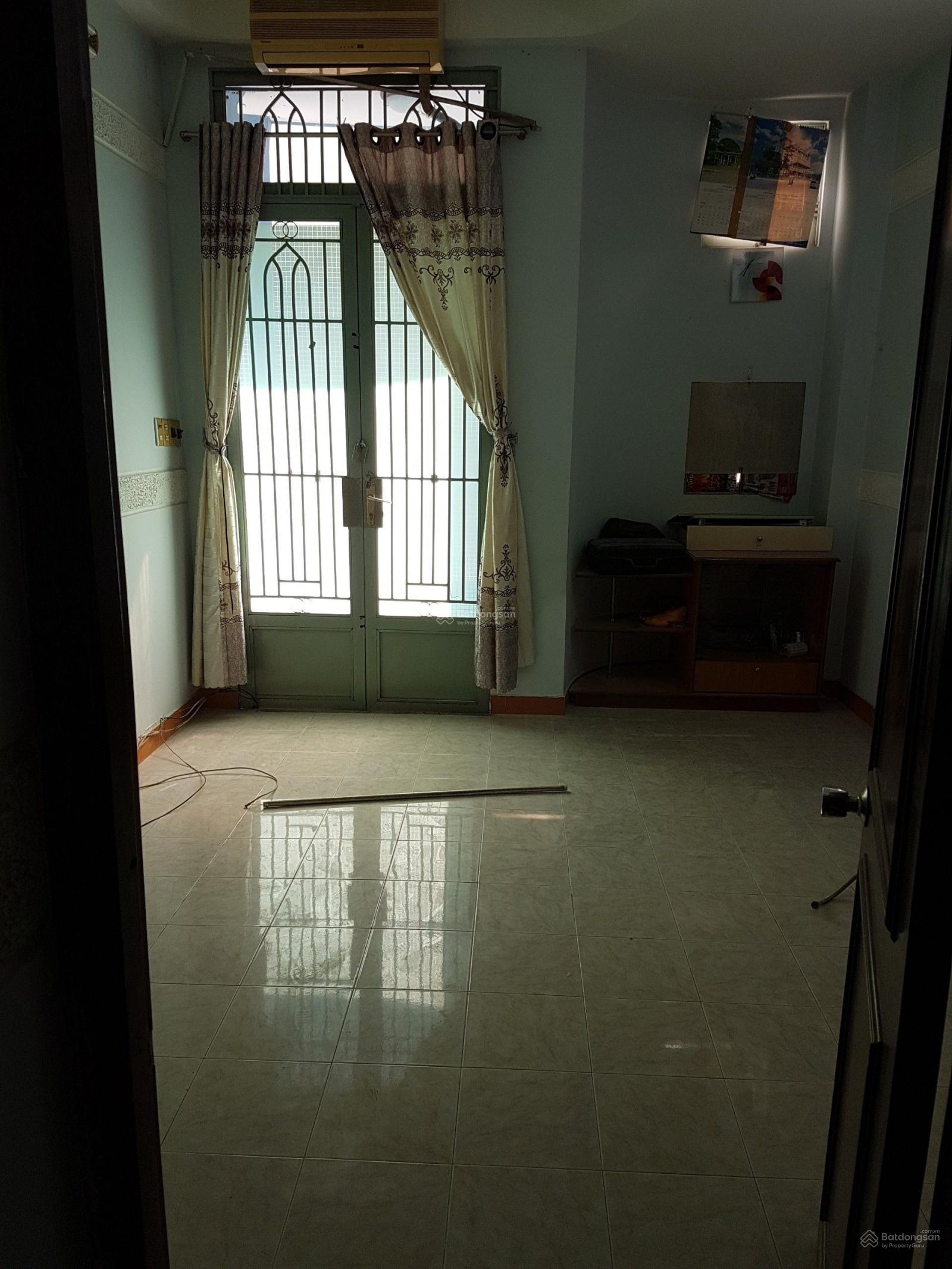 Nhà riêng tại Quận 5, 50m² giá 15 triệu - Hẻm cụt yên tĩnh, phù hợp gia đình!