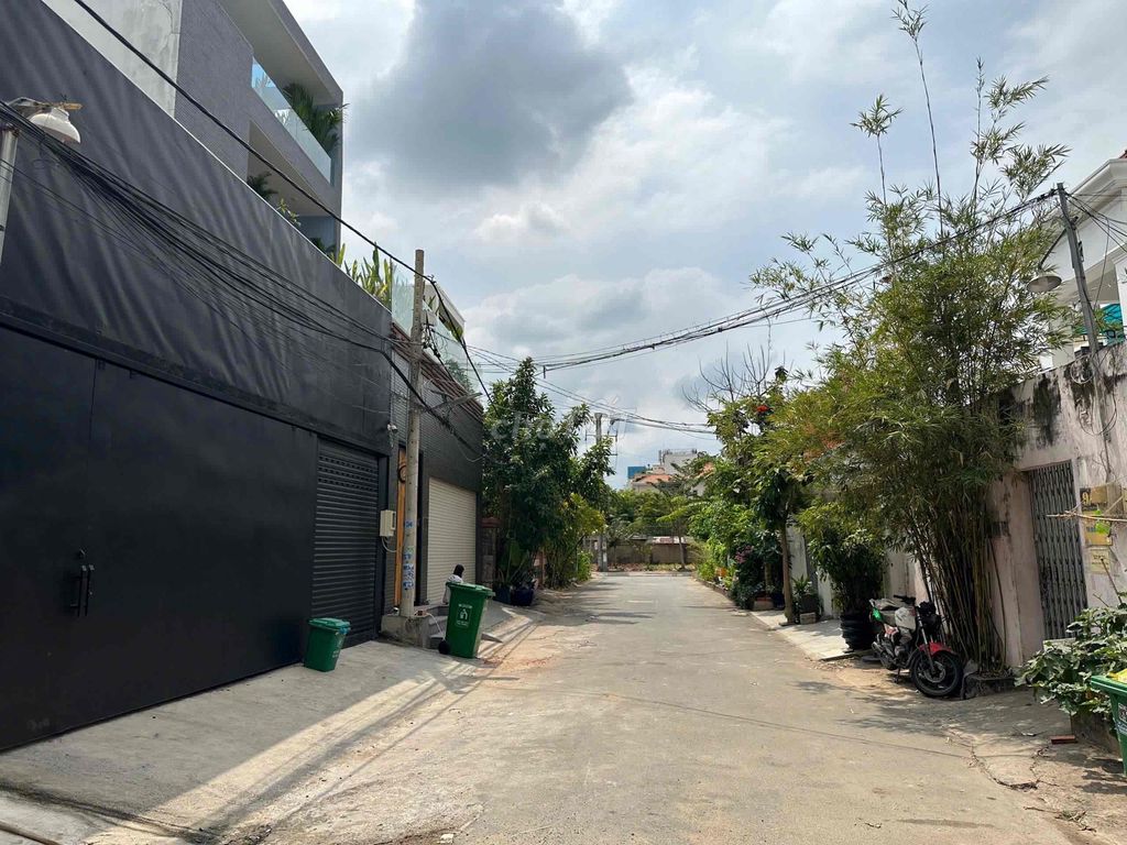 Nhà phố cho thuê hẻm xe hơi 8m Quốc Hương Thảo Điền 100m² giá 30 triệu