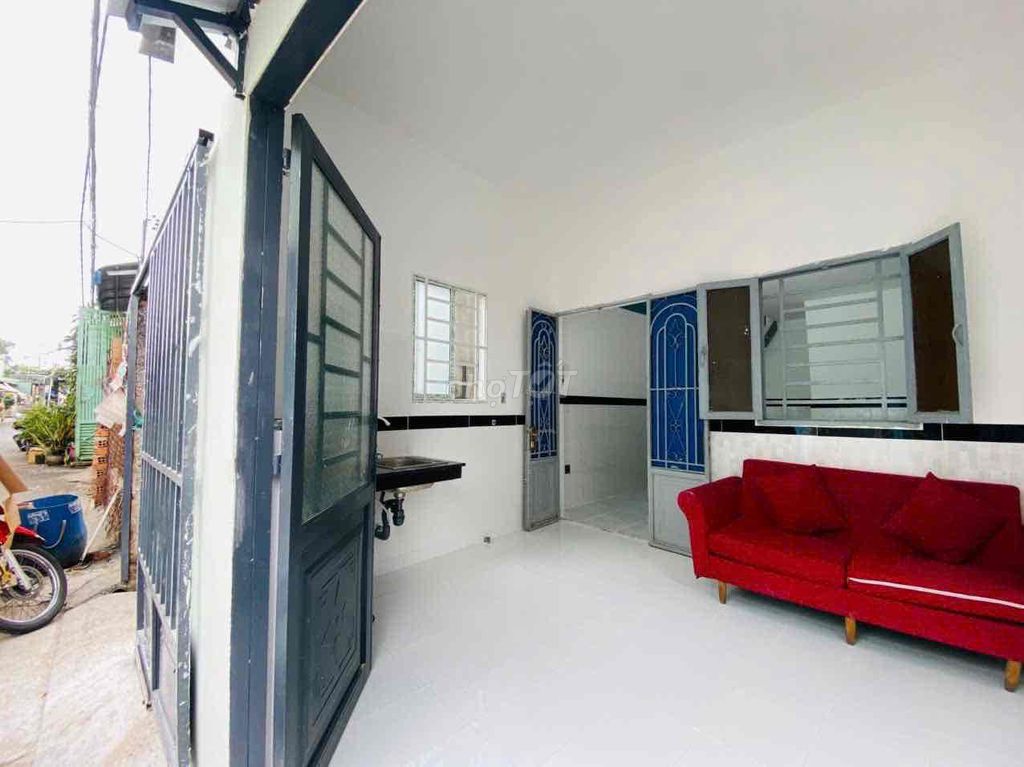 Nhà nguyên căn 1 trệt 1 lầu tại Lê Văn Quới - Mã Lò, giá 4.8 triệu - Lối đi riêng siêu rộng!