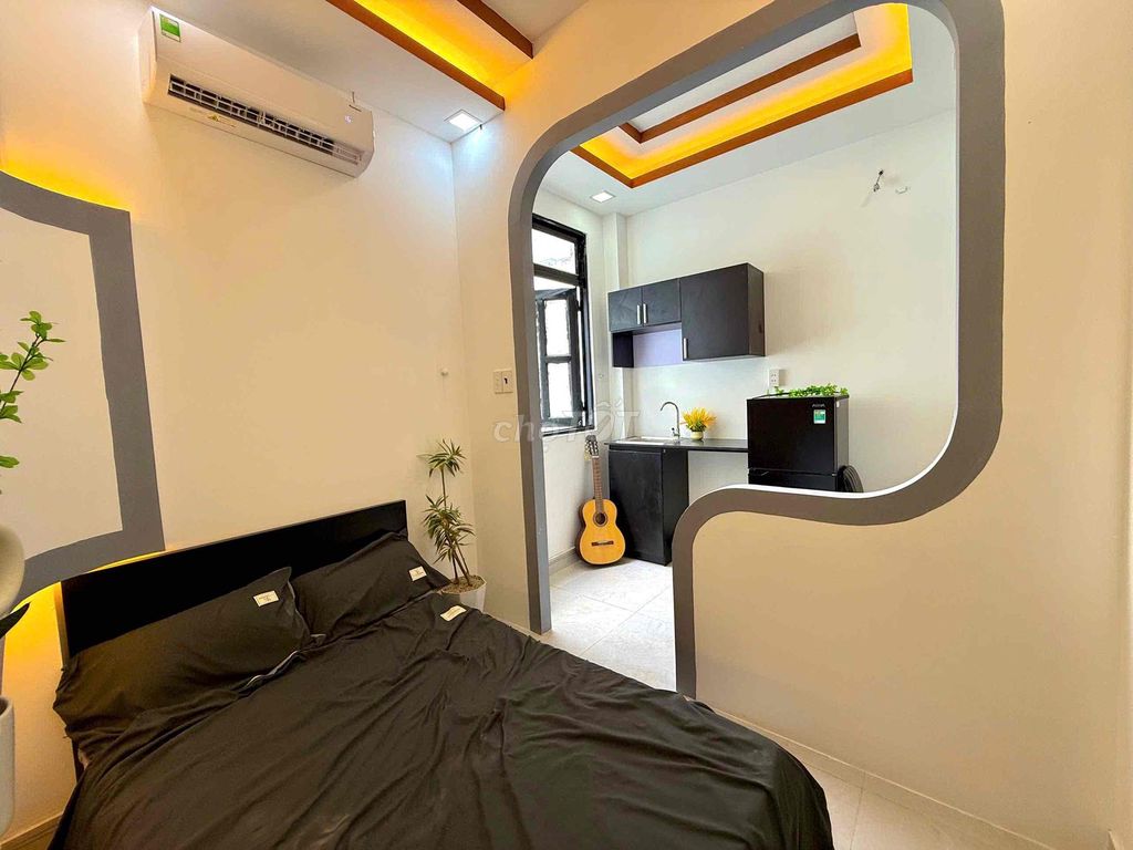 Căn hộ studio tách bếp 30m² giá 5 triệu tại Lạc Long Quân - Tiện nghi đầy đủ, thoáng mát!