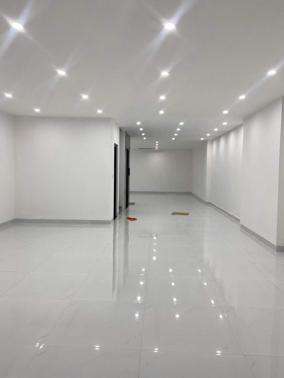 Bán building mặt tiền đường C18 khu K300, Quận Tân Bình - Đầu tư sinh lời bền vững!