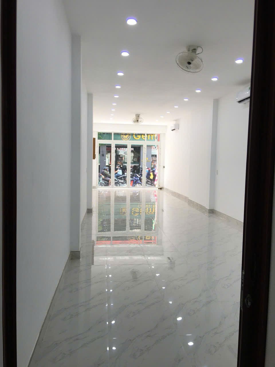 Nhà mặt tiền Hoàng Hoa Thám, Tân Bình, 132m² giá 28,3 tỷ - Đầu tư sinh lợi ngay!