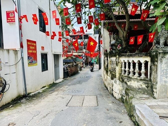 Nhà cấp 4 Lạc Long Quân Tây Hồ 136m² giá 36.3 tỷ - Ô tô vào tận nơi!