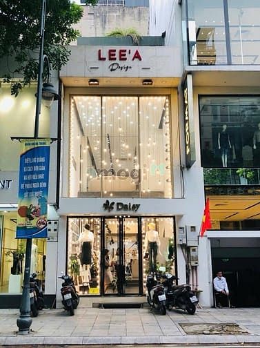 Nhà mặt phố Cầu Gỗ 55m² x 3 tầng giá 75 triệu - Vị trí đắc địa Phố Cổ!