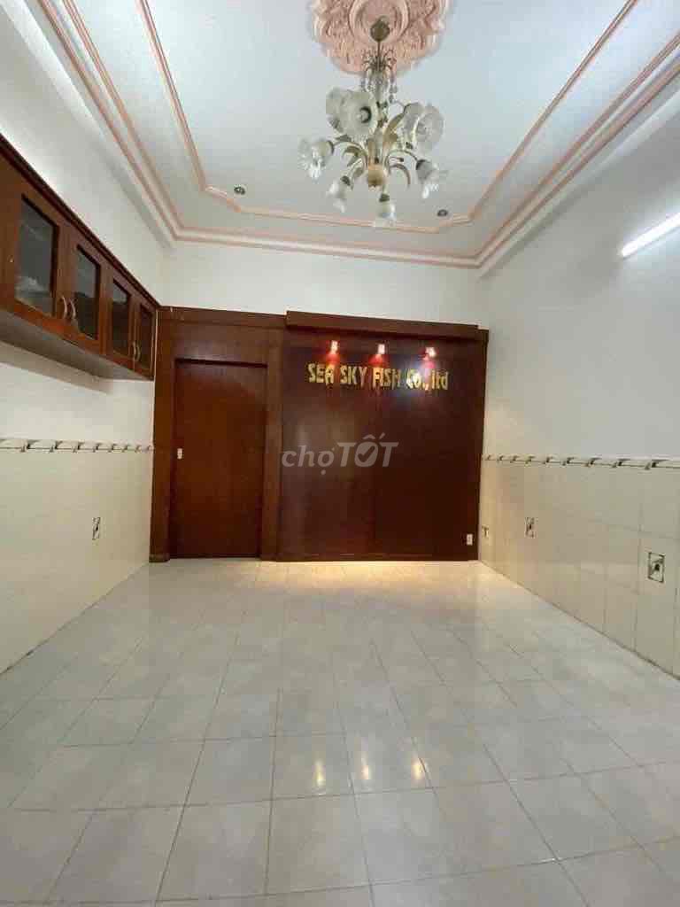 Nhà cho thuê 3 lầu, 3PN đường Nguyễn Thái Bình, Tân Bình - 19,5 triệu/tháng