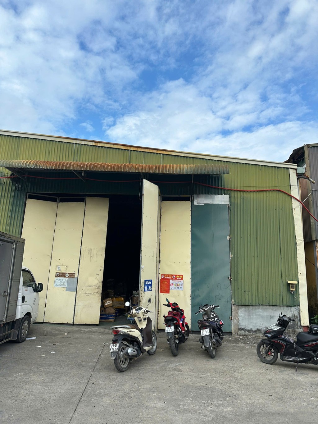 Cho thuê kho xưởng 356m² tại cụm CN Cầu Nổi Vân Canh, Hoài Đức - Giá chỉ 28 triệu/tháng!