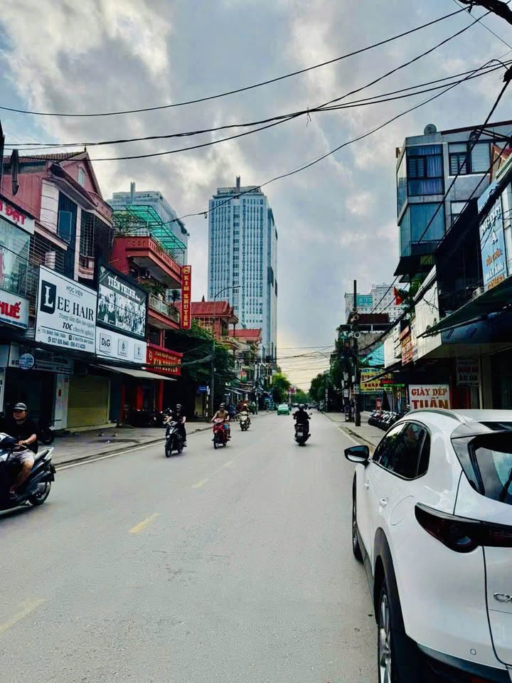 Bán gấp nhà mặt phố Đặng Thái Thân Vinh 140m² - Kinh doanh sầm uất, chính chủ!