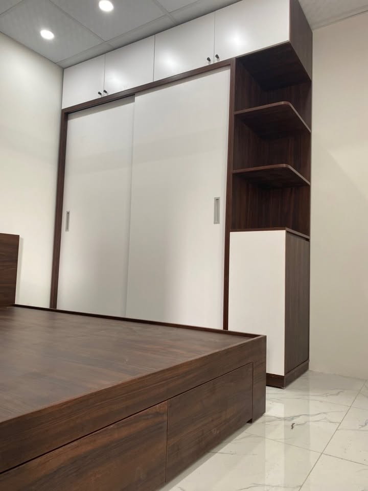 Phòng cho thuê chính chủ tại 8 ngõ 141/48 Nam Dư, 2.5 triệu/tháng - Gần chợ và trường học!