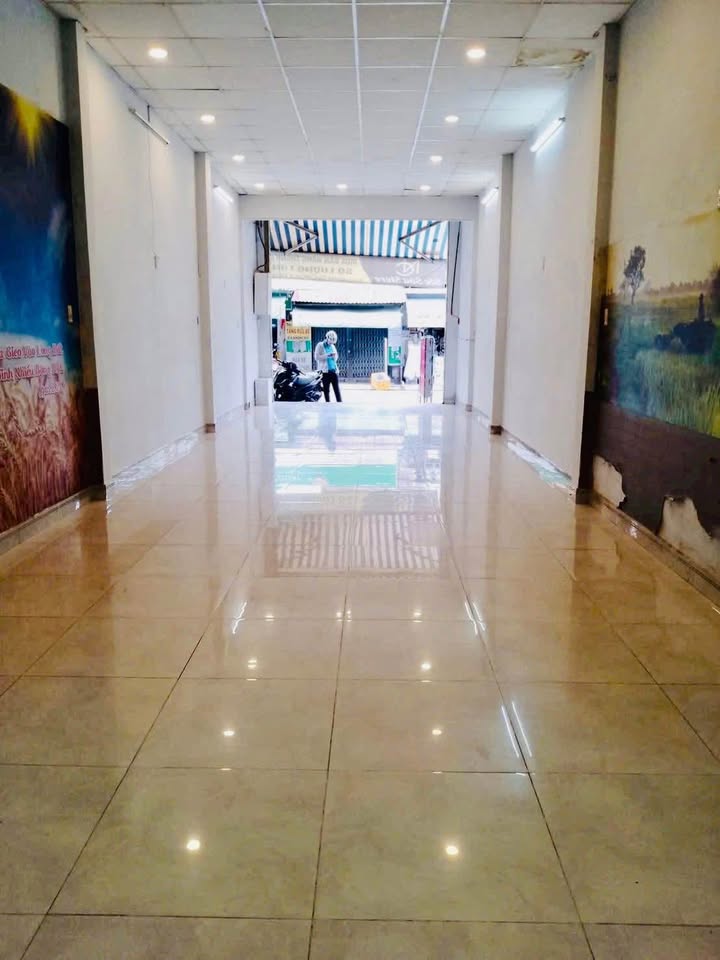 Nhà cho thuê mặt tiền kinh doanh Tân Phú 105m² giá 15 triệu - Cơ hội vàng cho mọi ngành nghề!
