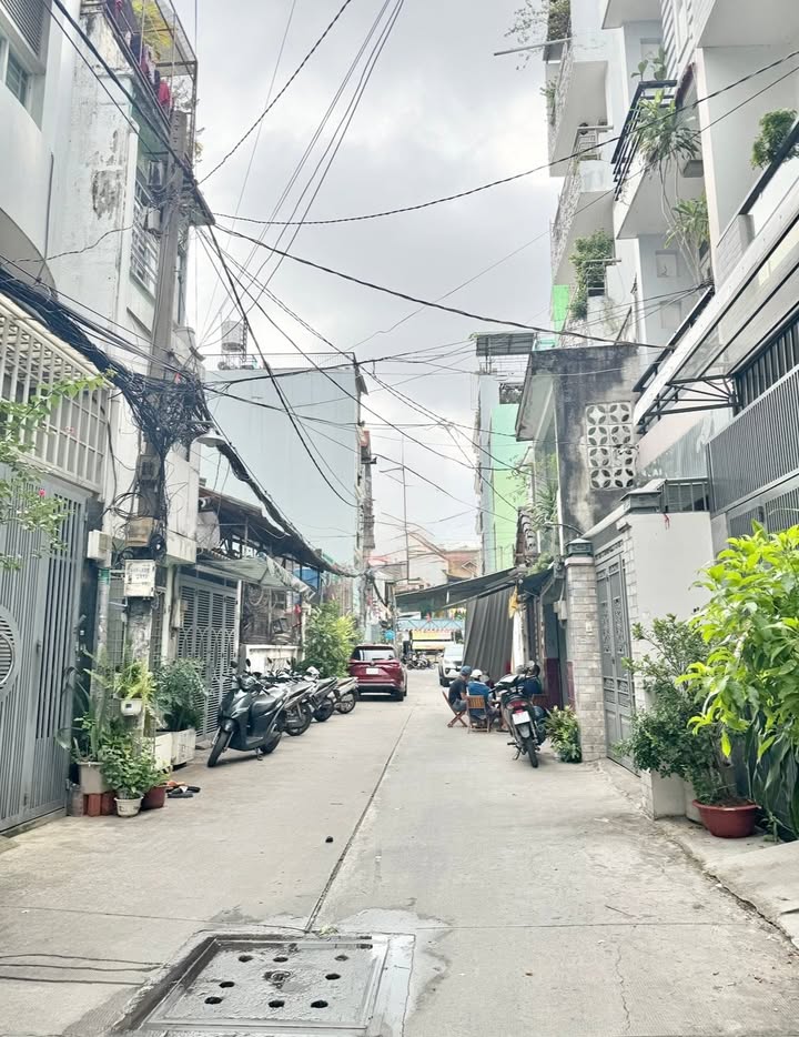 Nhà 4 tầng Tô Hiến Thành, Quận 10, 50m² giá 11 tỷ - Hẻm 4m an ninh cao