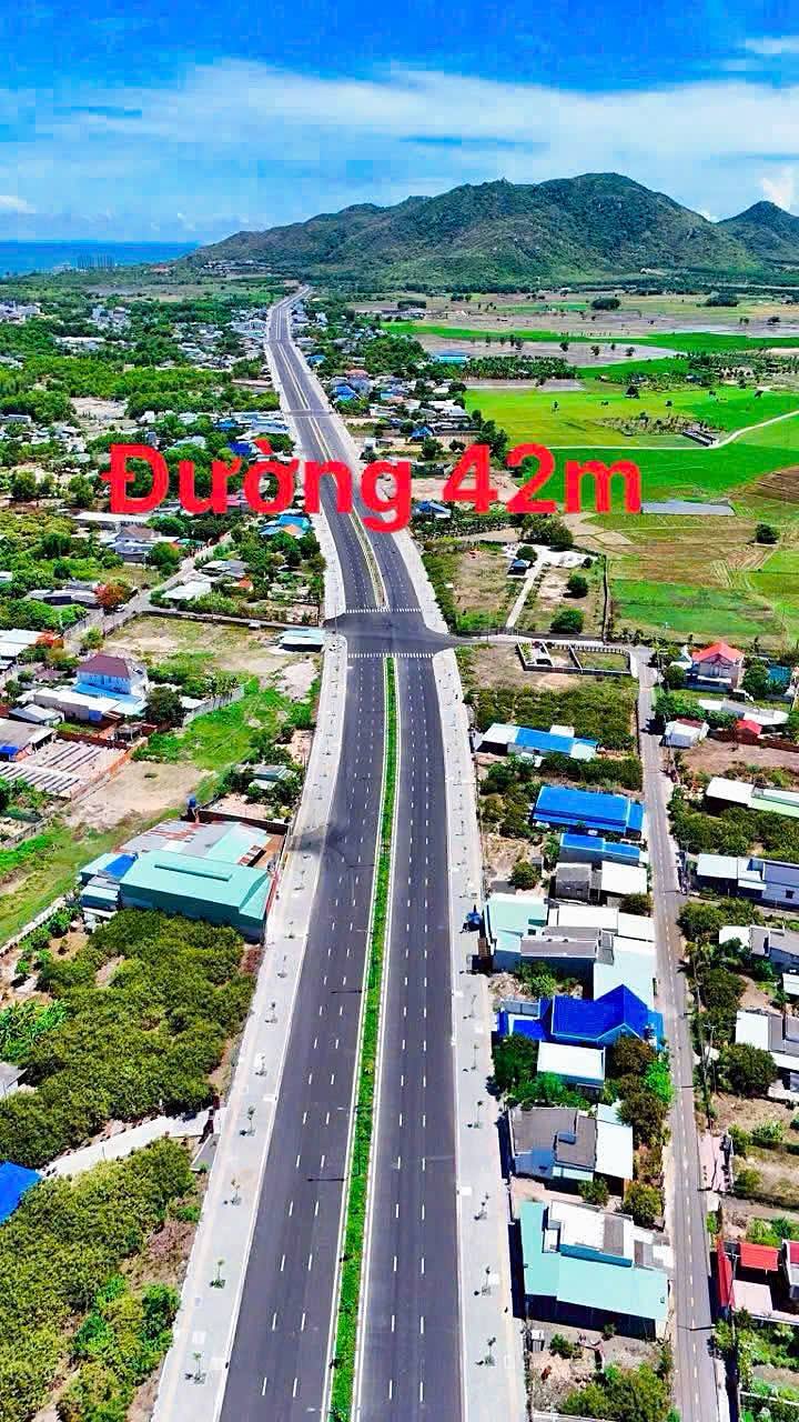 Đất mặt tiền đường ven biển Vũng Tàu 4000m² giá 27 tỷ - Lô góc thuận lợi đầu tư!