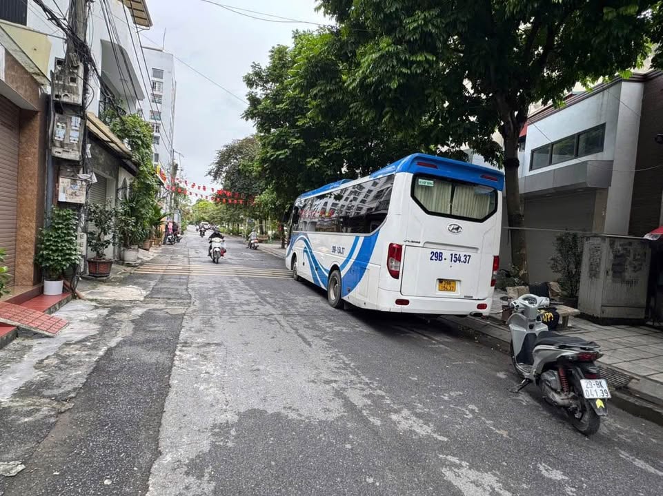 Đất nền Thượng Thanh, Long Biên, 65m² giá 16.2 tỷ - Sổ đỏ chính chủ, đường 40m