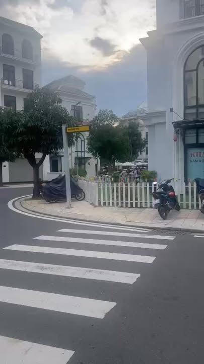 Cho thuê shophouse Vinhomes Central Park 260m² giá 35 triệu - Nhà mới hoàn thiện, giao ngay!