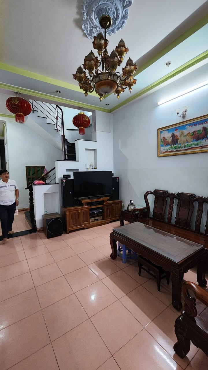 Nhà đẹp Hiệp Phú 84m² giá 6.2 tỷ - Gần Trường Tiểu Học Lê Văn Việt!