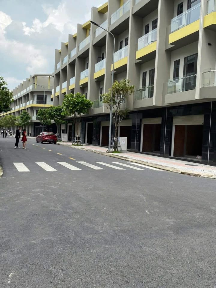 Nhà mặt tiền đường Thống Nhất, phường Đông Hoà, 90m² giá 7.1 tỷ - Chính chủ bán gấp!