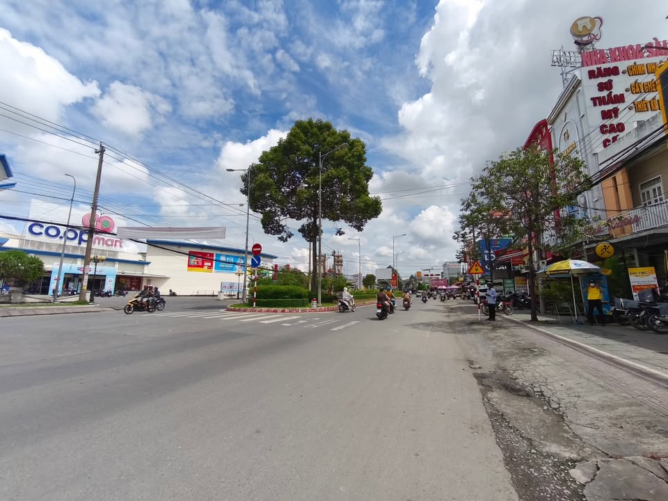 Nhà mặt tiền đường Nguyễn Đáng, Trà Vinh, 80m² giá 9.99 tỷ - Cơ hội đầu tư tuyệt vời!