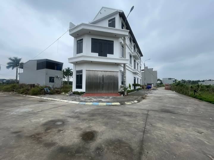 Đất nền Tân Hồng - Bình Giang 100m² giá 2.2 tỷ - Vị trí kinh doanh tiềm năng!