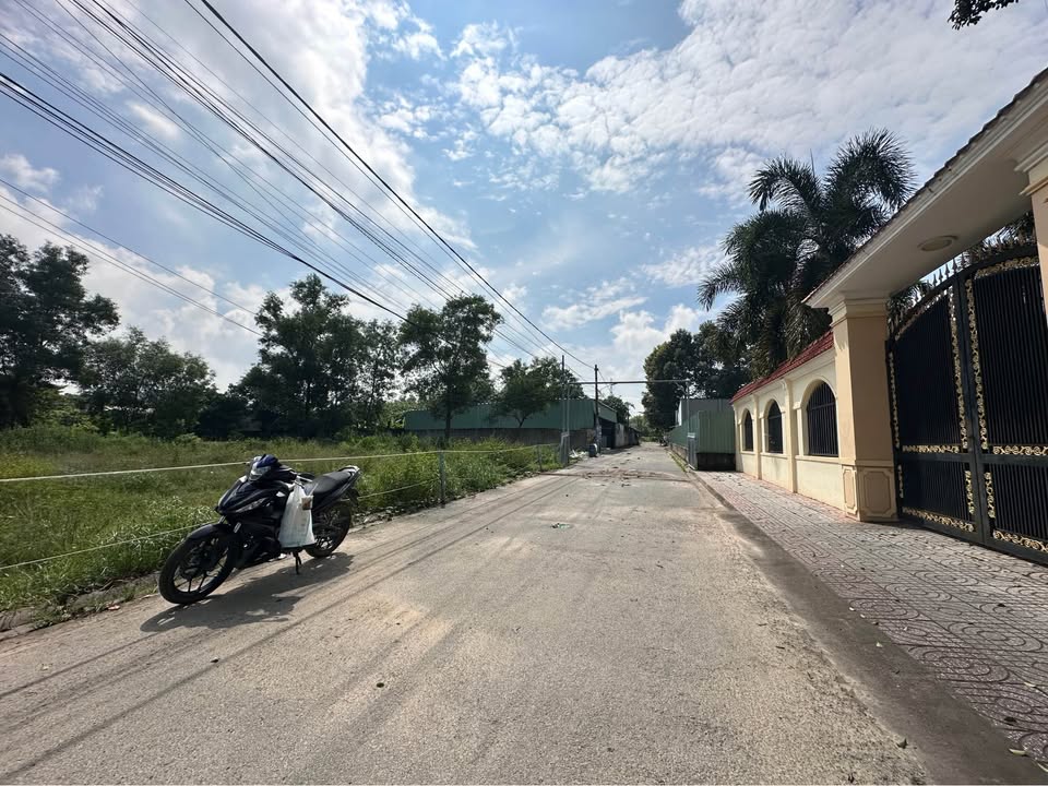 Đất nền Nhơn Trạch 105m² giá chỉ 600 triệu - Sổ đỏ chính chủ sẵn sang công chứng!