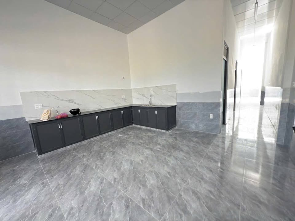 Bán nhà hẻm Hồ Nam Sơn, Đức Trọng, Lâm Đồng 130m² - Nhà mới xây, sân ô tô!