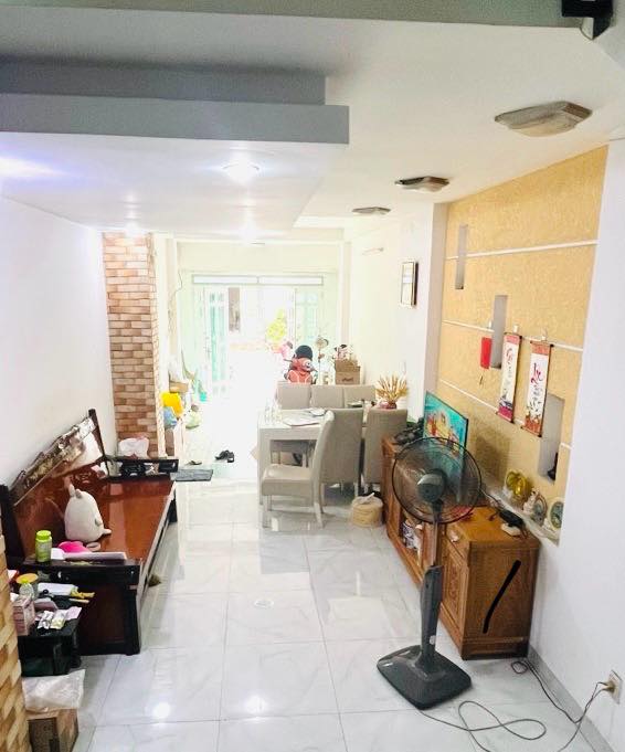 Nhà bán Bà Hom Q6 84m² giá 6 tỷ - Hẻm xe hơi thông thoáng, gần khu ẩm thực